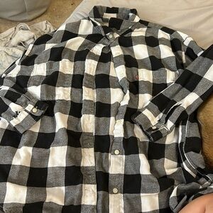 levi’s black and white plaid flannel - L